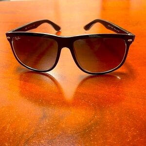 Black Ray Ban sunglasses